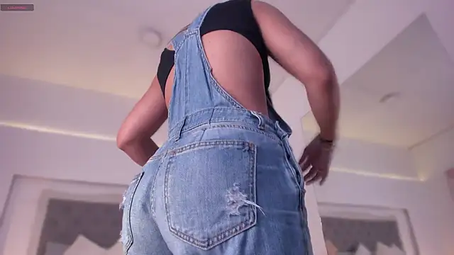 sarah hiill online show from December 2024 07:41:02 PM