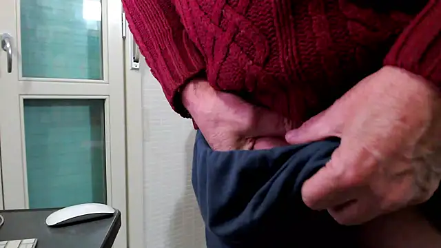 Snapshot of Unicum900 chatting on December 2024 10:35:02 PM Unicum900 online show from December 2024 10:35:02 PM