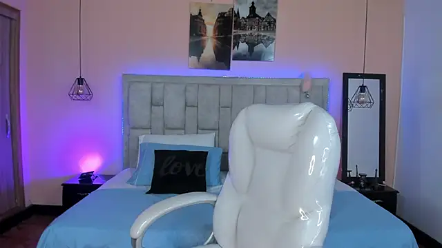 Stefhanyblow online show from December 2024 04:20:01 AM