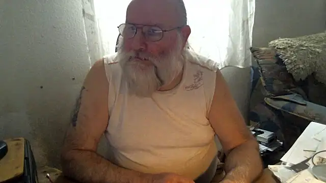Snapshot of SexySantaC chatting on March 2026 04:57:01 PM SexySantaC online show from March 2026 04:57:01 PM