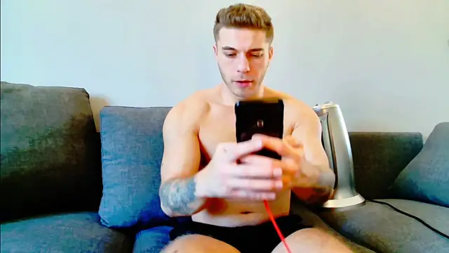 Elkafit28 online show from February 2025 01:29:01 PM