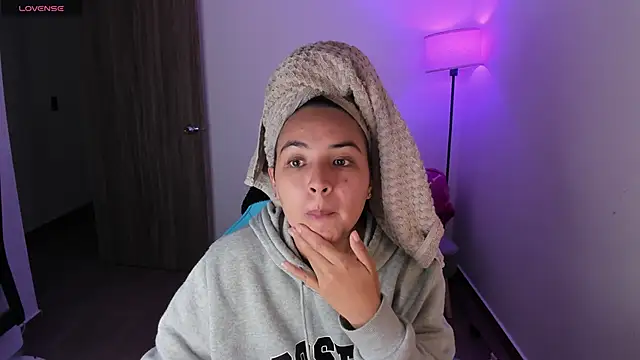 Miss Nicole online show from February 2026 07:43:01 PM