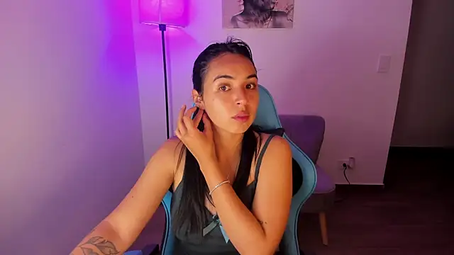 Miss Nicole online show from April 2026 02:05:02 AM