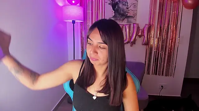Miss Nicole online show from June 2026 07:39:01 PM