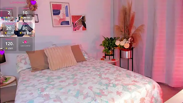 Misslaurenn online show from February 2025 01:14:02 AM