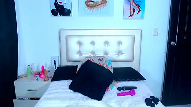 Jenng18 online show from December 2024 12:32:02 AM