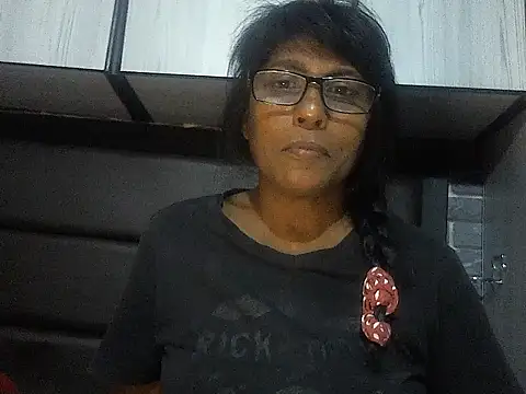 MsAttitude online show from November 2025 05:22:01 PM