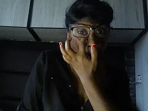 MsAttitude online show from November 2025 06:02:01 AM