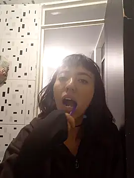 millaKatt online show from April 2026 04:18:02 AM