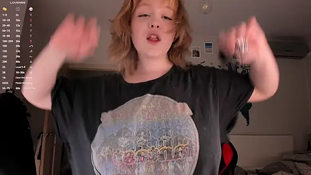 Snapshot of LisaLaas chatting on December 2024 07:22:01 PM LisaLaas online show from December 2024 07:22:01 PM