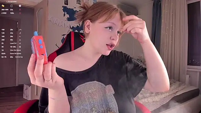 Snapshot of LisaLaas chatting on December 2024 01:36:02 AM LisaLaas online show from December 2024 01:36:02 AM