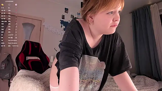 Snapshot of LisaLaas chatting on December 2024 02:24:01 AM LisaLaas online show from December 2024 02:24:01 AM