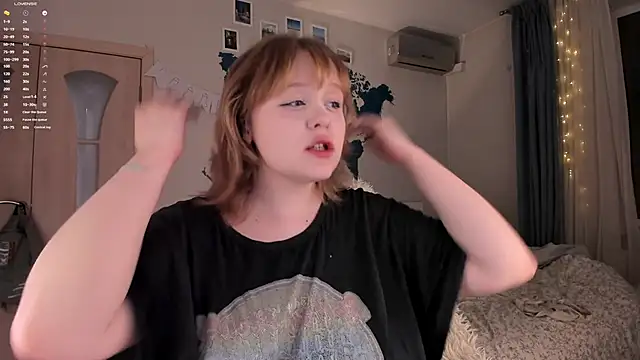 Snapshot of LisaLaas chatting on December 2024 05:53:02 PM LisaLaas online show from December 2024 05:53:02 PM