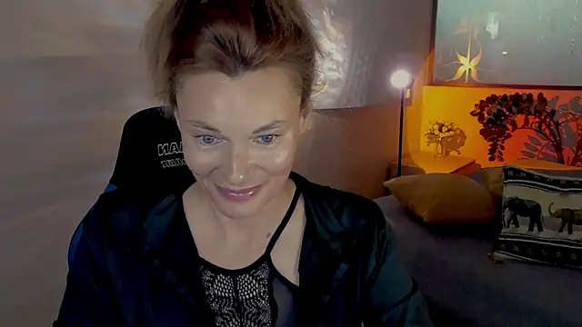 Snapshot of MistyBarnes chatting on May 2026 02:45:01 PM MistyBarnes online show from May 2026 02:45:01 PM