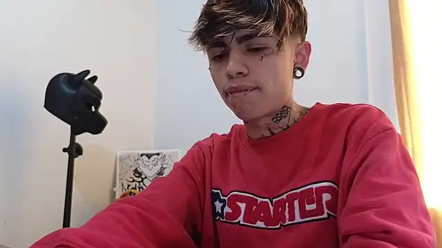 AcidMilo online show from February 2025 03:24:02 PM