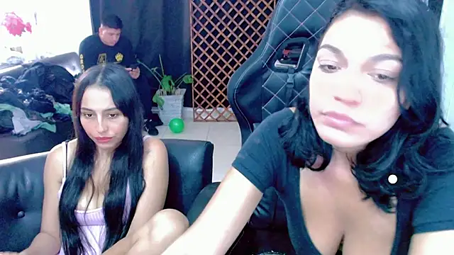 Snapshot of Karen_sex92 chatting on March 2025 07:57:02 PM Karen sex92 online show from March 2025 07:57:02 PM