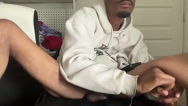 trueking01 online show from October 2025 07:34:02 PM