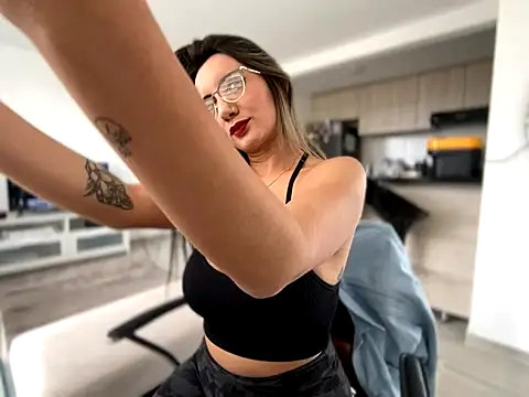 Anny Moore09 online show from September 2025 06:18:02 PM