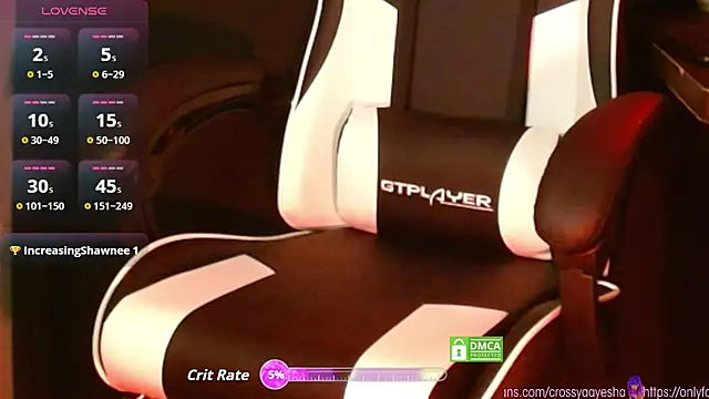 CrossyAayesha online show from November 2025 02:52:02 PM