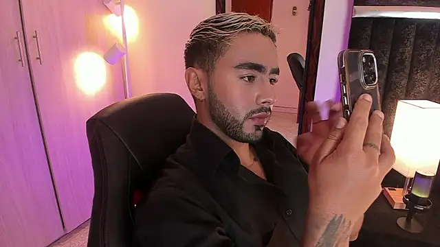 ItsMeEros online show from October 2025 10:31:01 PM