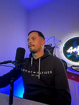 Jonkitzler1 online show from December 2025 05:07:01 PM