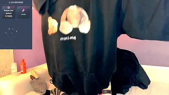 Littlepinkcat online show from February 2025 07:13:01 PM