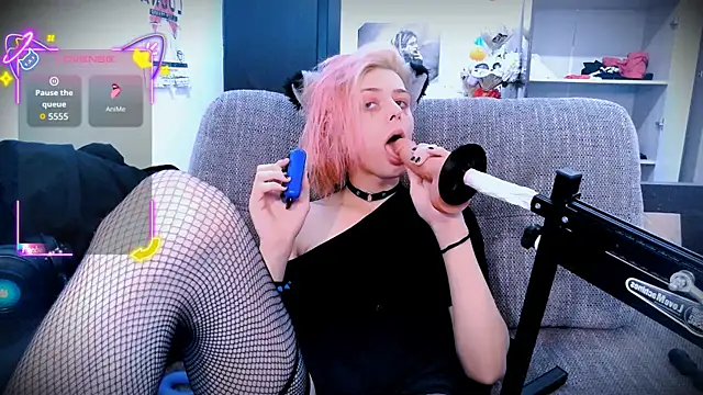 Littlepinkcat online show from October 2025 11:12:02 PM