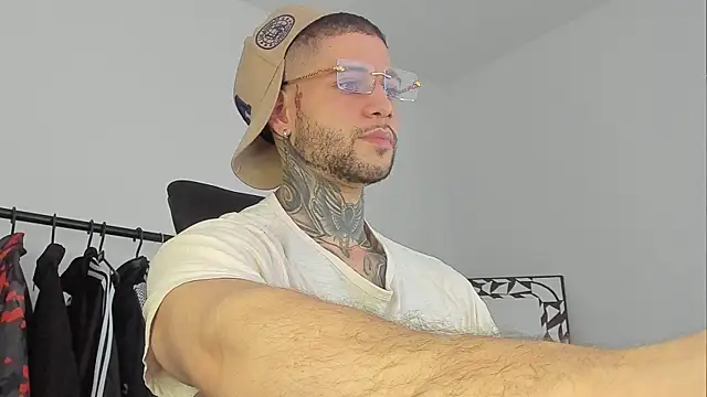  jamesleandros1 online show from November 2025 04:16:01 PM