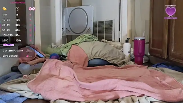 LoveSaraChristine online show from April 2026 05:47:02 PM