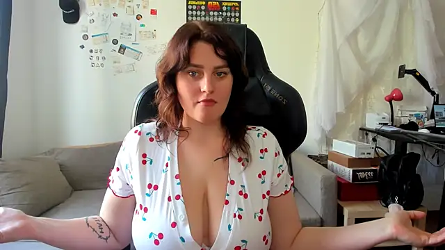 KiraKoval online show from May 2026 01:38:02 PM
