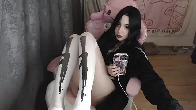 Snapshot of Holy420lolii chatting on January 2025 06:41:02 PM Holy420lolii online show from January 2025 06:41:02 PM