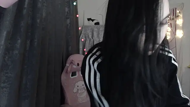 Snapshot of Holy420lolii chatting on February 2025 08:15:02 PM Holy420lolii online show from February 2025 08:15:02 PM