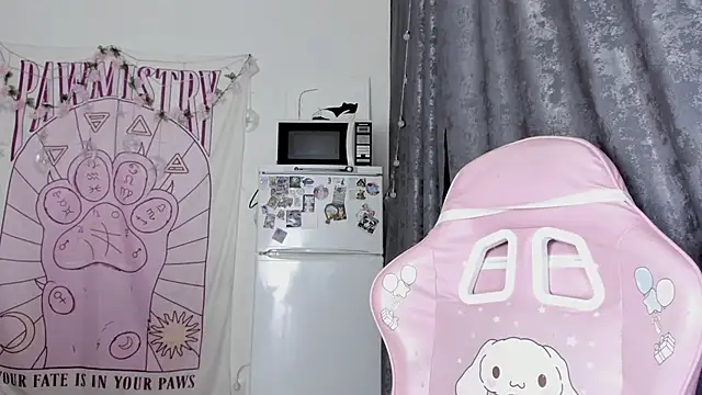 Snapshot of Holy420lolii chatting on September 2025 05:02:01 PM Holy420lolii online show from September 2025 05:02:01 PM