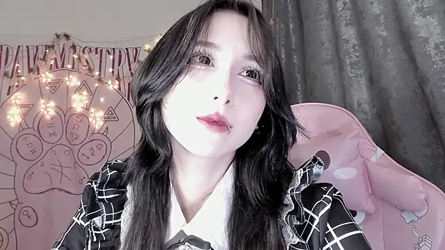 Snapshot of Holy420lolii chatting on October 2025 03:44:02 PM Holy420lolii online show from October 2025 03:44:02 PM