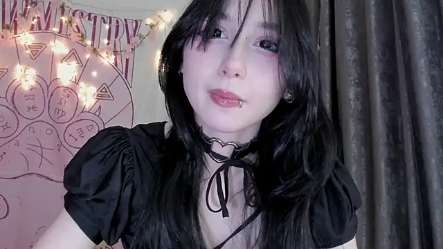 Snapshot of Holy420lolii chatting on December 2025 02:37:02 PM Holy420lolii online show from December 2025 02:37:02 PM