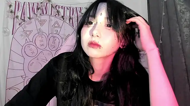 Holy420lolii online show from February 2026 06:59:02 PM