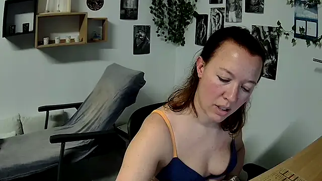 Snapshot of AnyaKrey@xh chatting on February 2025 06:16:01 PM AnyaKreyxh online show from February 2025 06:16:01 PM