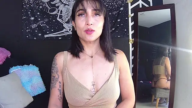 EvangelineCors online show from March 2025 06:05:02 PM