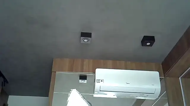 Skinny-Kitten online show from October 2025 06:56:01 PM