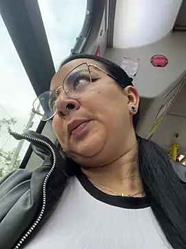 Abril Luv online show from March 2025 12:00:01 PM