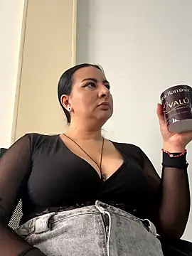 Abril Luv online show from January 2026 01:17:02 PM