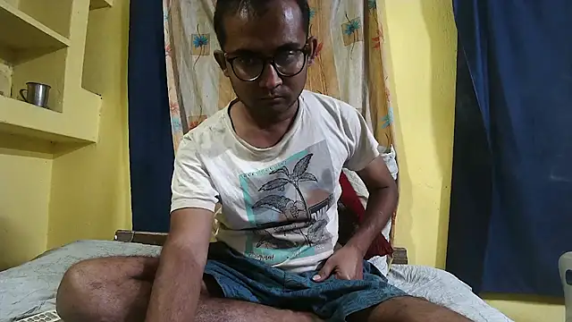 Cute boy2000 online show from December 2024 12:16:02 PM