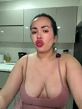 Snapshot of andra_rose chatting on May 2026 01:47:01 AM andra rose online show from May 2026 01:47:01 AM