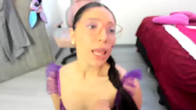 Snapshot of Spit_queen chatting on February 2025 05:09:01 PM Spit queen online show from February 2025 05:09:01 PM