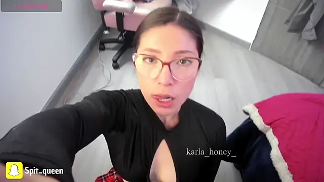 Snapshot of Spit_queen chatting on March 2025 06:42:01 PM Spit queen online show from March 2025 06:42:01 PM