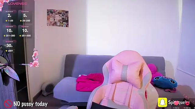 Snapshot of Spit_queen chatting on February 2026 08:25:02 PM Spit queen online show from February 2026 08:25:02 PM