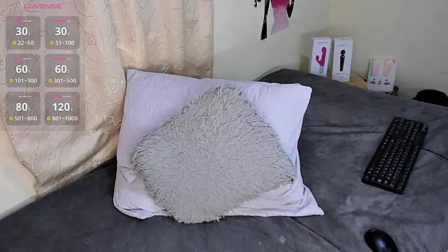 Juli Castillo8 online show from February 2025 05:09:01 PM