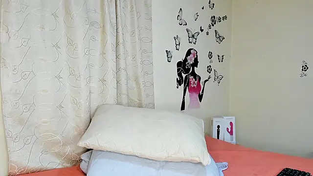 Juli Castillo8 online show from March 2025 01:26:02 PM