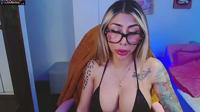 Martina Dash online show from March 2025 12:30:01 AM