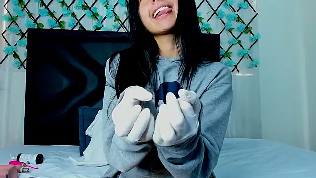 EmmaWilliamss online show from January 2025 01:56:01 PM